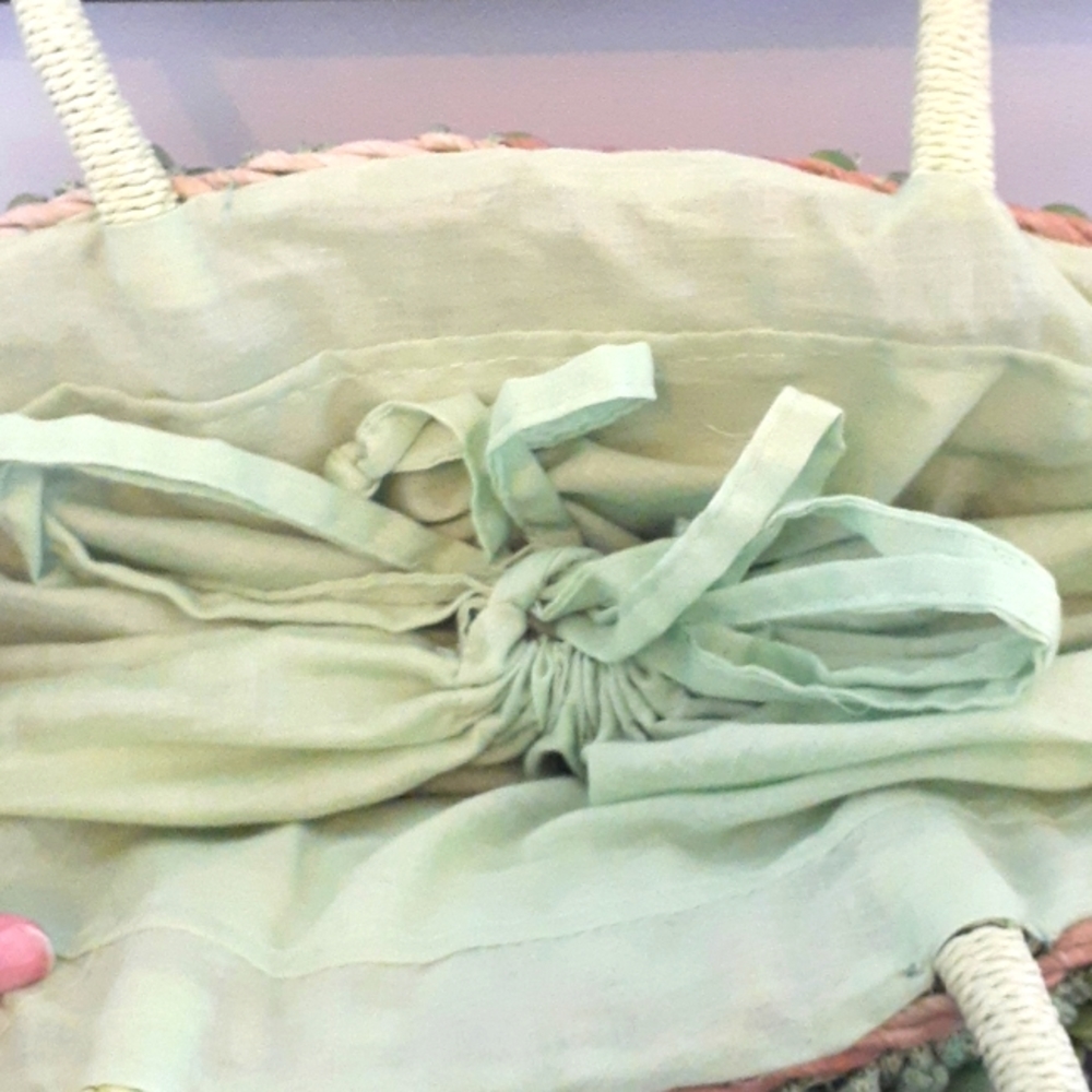 & Green woven beach tote bag purse with bead accents - Picture 6 of 7